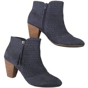 REPORT women's Sz 9 Boot Ankle Boots Zip M Gray Synthetic Women